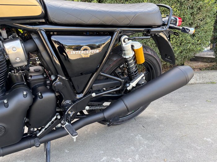 2026 Royal Enfield INTERCEPTOR 650 E5 CLASSIC Black