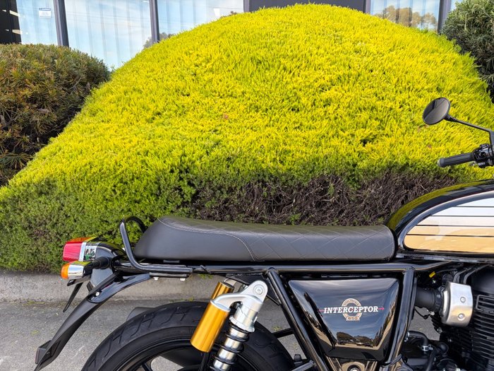 2026 Royal Enfield INTERCEPTOR 650 E5 CLASSIC Black