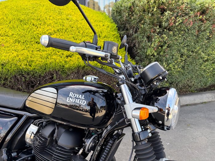 2026 Royal Enfield INTERCEPTOR 650 E5 CLASSIC Black