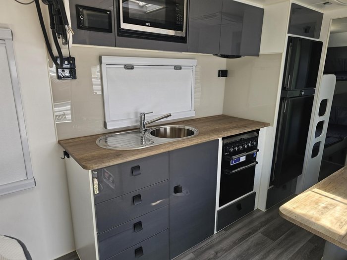 2021 Sunrise Family 216