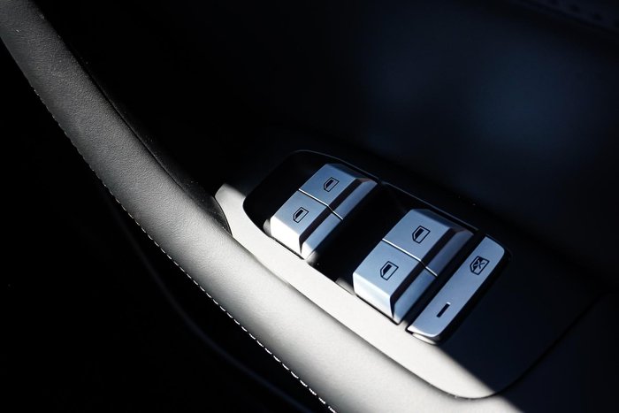 2025 MG MGS5 EV Essence 49