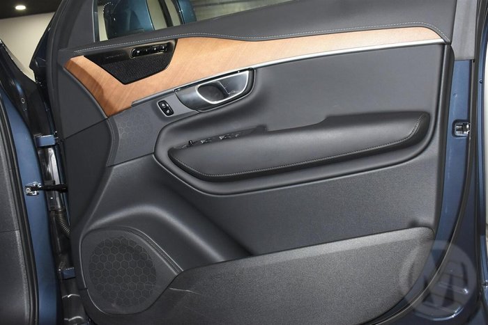 2023 Volvo XC90 Ultimate B5 Bright