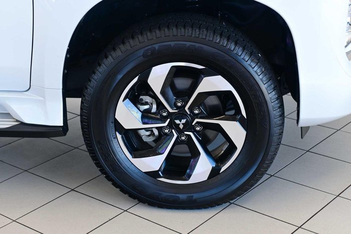 2024 Mitsubishi Pajero Sport Exceed