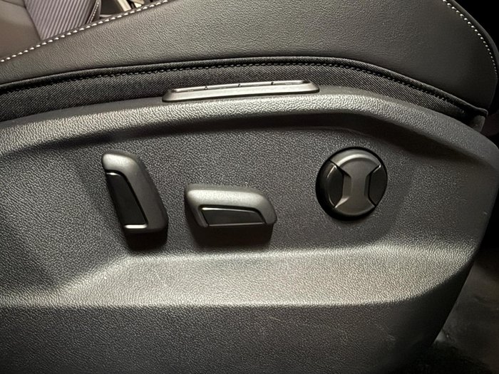 2025 Volkswagen T-Roc 140TSI R-Line