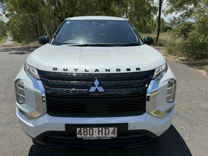 2023 Mitsubishi Outlander LS Black Edition