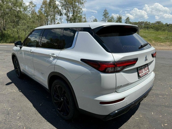 2023 Mitsubishi Outlander LS Black Edition