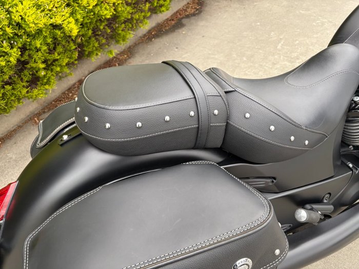 2019 Indian CHIEF DARK HORSE ThunderBLACKSmoke