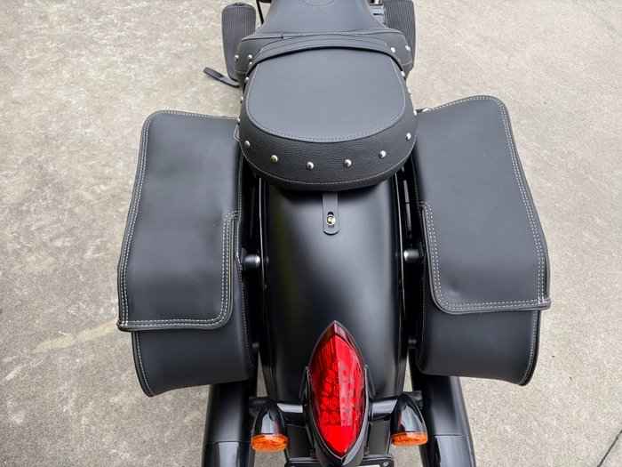 2019 Indian CHIEF DARK HORSE ThunderBLACKSmoke