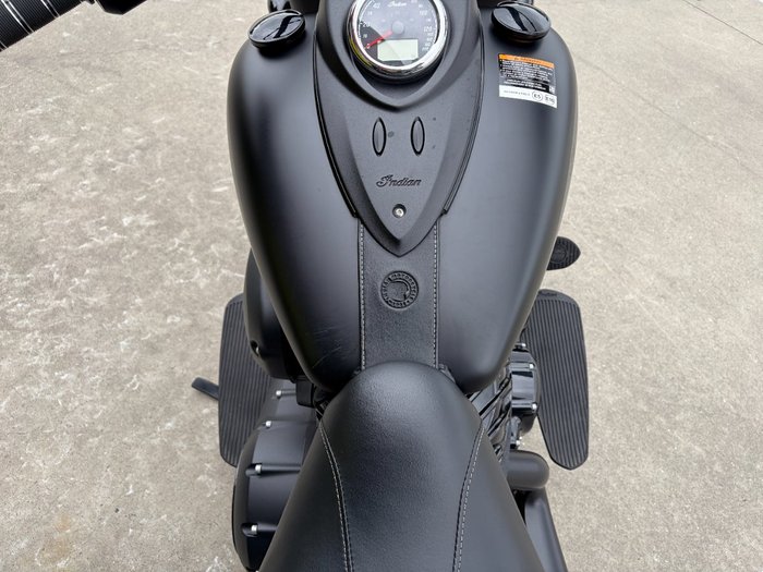 2019 Indian CHIEF DARK HORSE ThunderBLACKSmoke