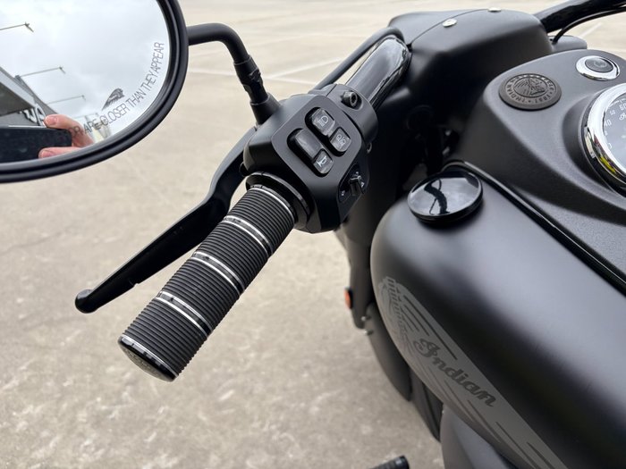 2019 Indian CHIEF DARK HORSE ThunderBLACKSmoke