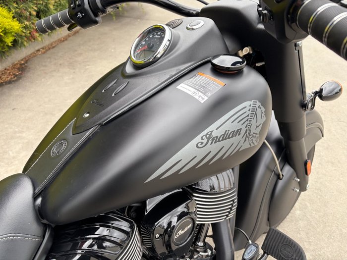 2019 Indian CHIEF DARK HORSE ThunderBLACKSmoke