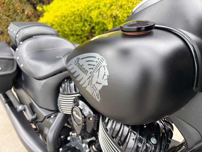 2019 Indian CHIEF DARK HORSE ThunderBLACKSmoke