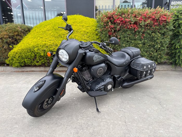 2019 Indian CHIEF DARK HORSE ThunderBLACKSmoke