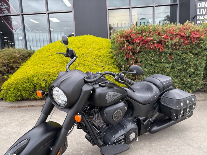 2019 Indian CHIEF DARK HORSE ThunderBLACKSmoke
