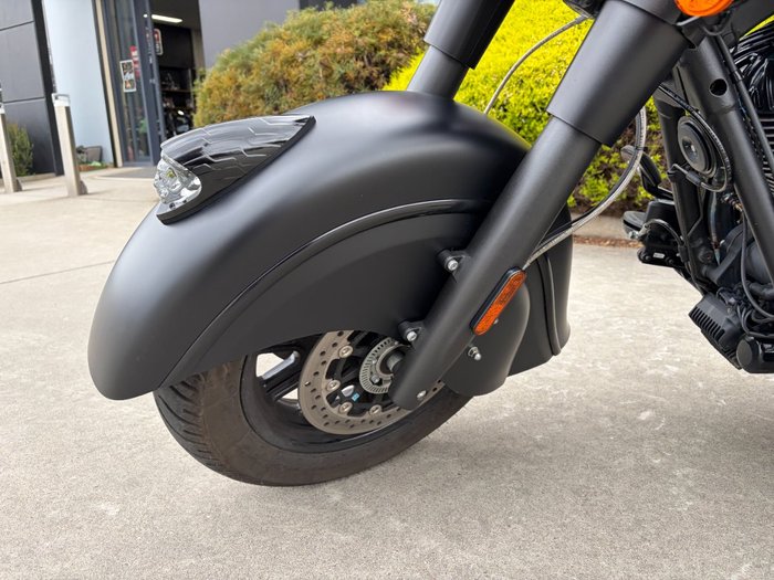 2019 Indian CHIEF DARK HORSE ThunderBLACKSmoke