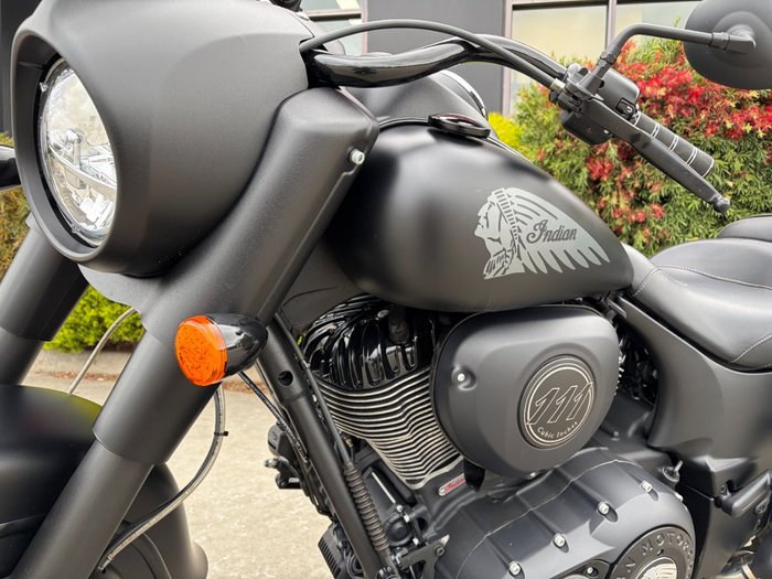 2019 Indian CHIEF DARK HORSE ThunderBLACKSmoke