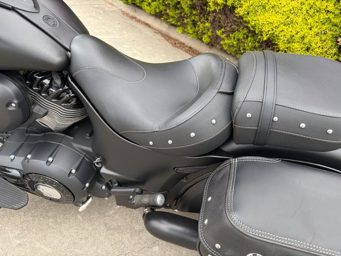 2019 Indian CHIEF DARK HORSE ThunderBLACKSmoke