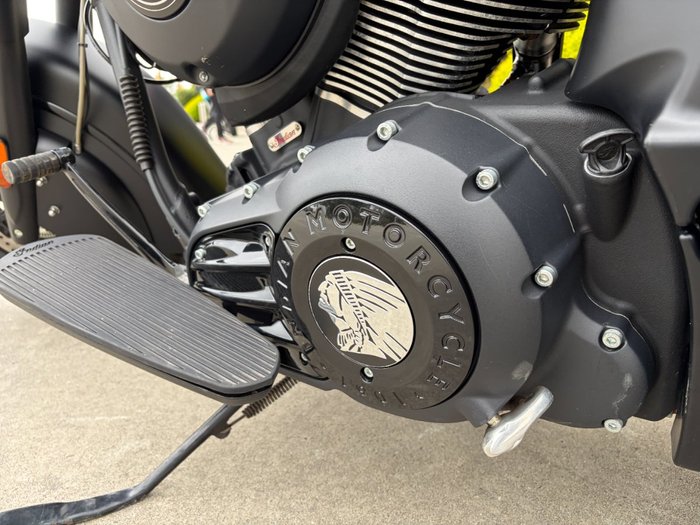 2019 Indian CHIEF DARK HORSE ThunderBLACKSmoke