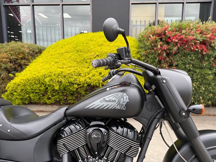 2019 Indian CHIEF DARK HORSE ThunderBLACKSmoke