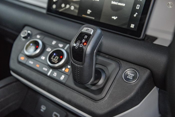 2023 Land Rover Defender 110 P400e X-Dynamic SE