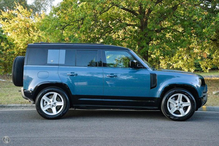 2023 Land Rover Defender 110 P400e X-Dynamic SE