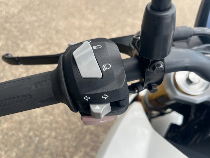 2020 BMW Motorrad G 310 R WHITE