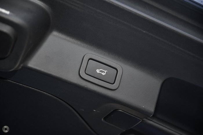 2020 Jaguar F-PACE SVR