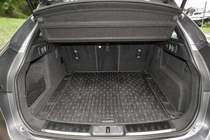 2023 Jaguar F-PACE P250 R-Dynamic SE