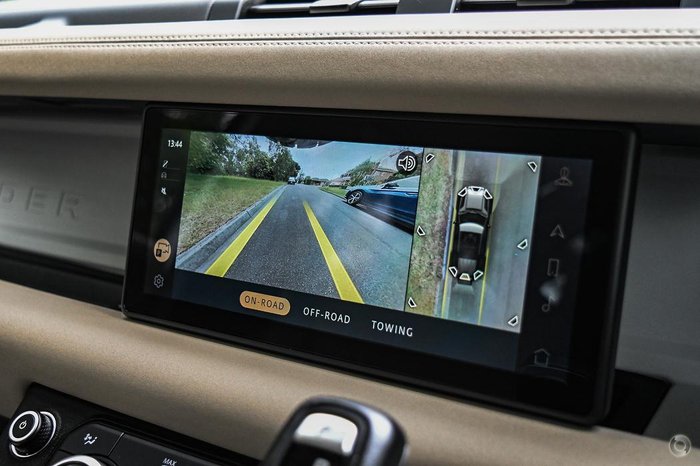 2020 Land Rover Defender 110 D240 SE