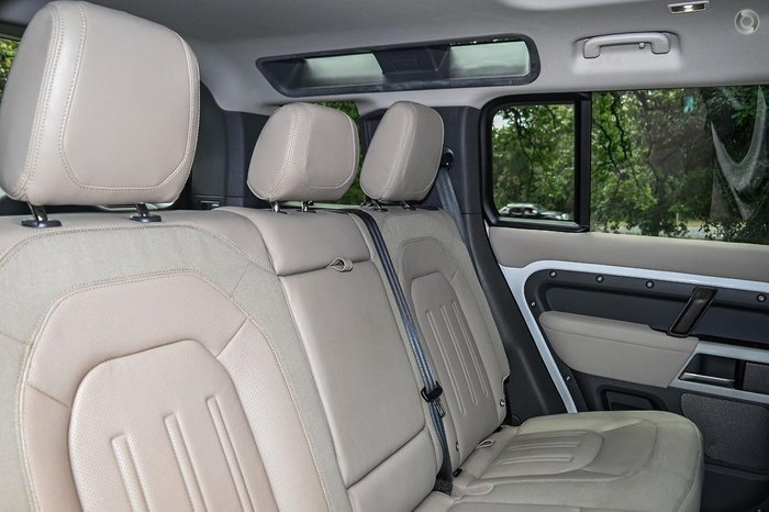 2020 Land Rover Defender 110 D240 SE