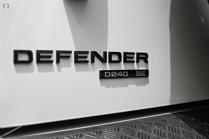 2020 Land Rover Defender 110 D240 SE