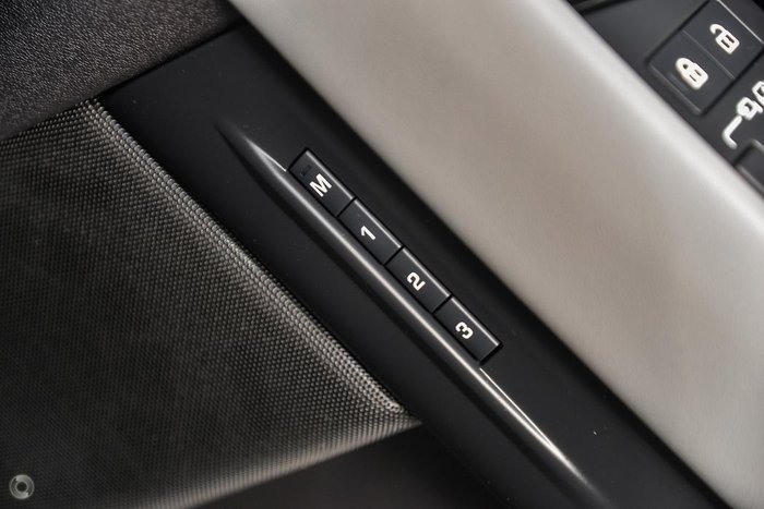 2023 Land Rover Range Rover Evoque P300e Autobiography