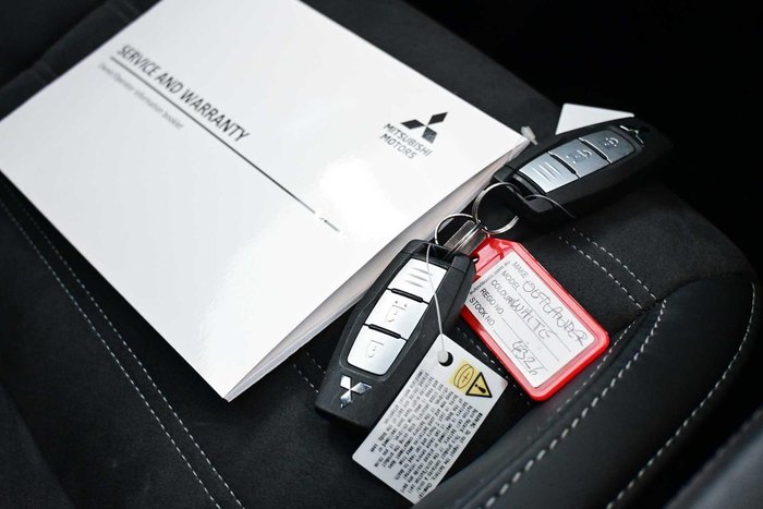 2024 Mitsubishi Outlander Black Edition