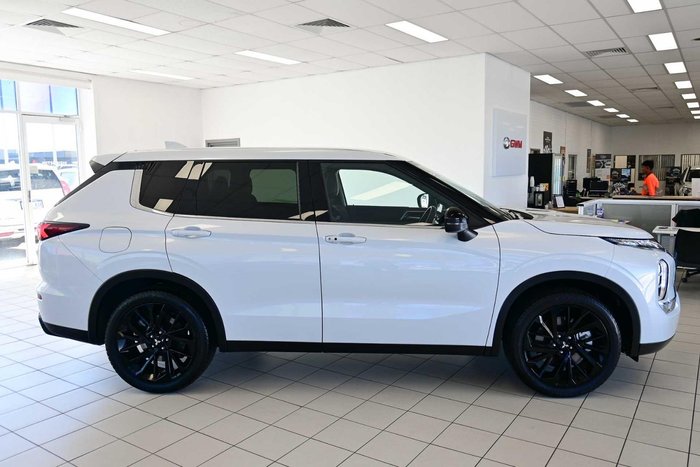 2024 Mitsubishi Outlander Black Edition