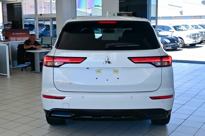 2024 Mitsubishi Outlander Black Edition