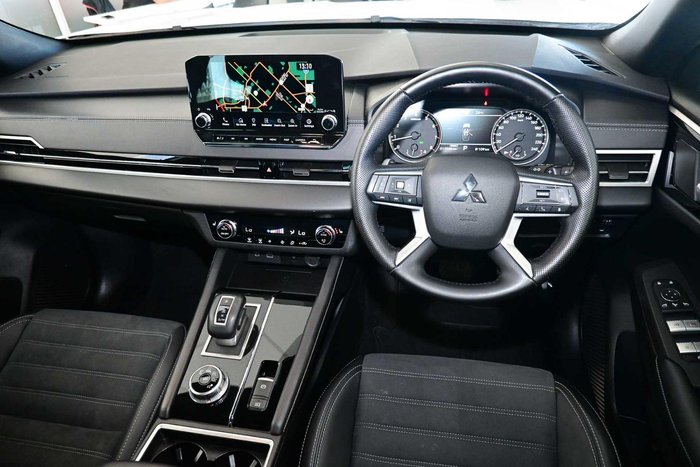 2024 Mitsubishi Outlander Black Edition