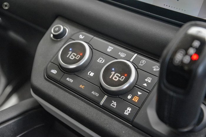 2020 Land Rover Defender 110 D240 SE