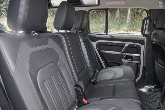 2020 Land Rover Defender 110 D240 SE