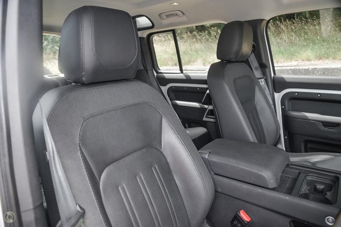 2020 Land Rover Defender 110 D240 SE