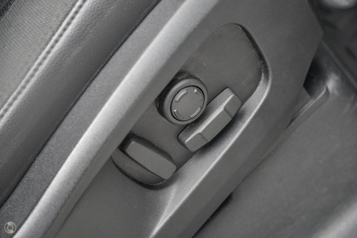 2020 Land Rover Defender 110 D240 SE