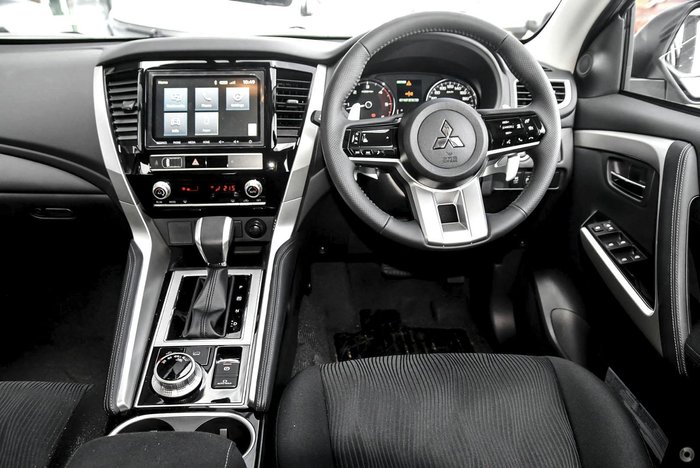 2025 Mitsubishi Pajero Sport GLX QG MY25 4X4 Dual Range Blade Silver