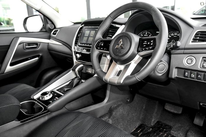 2025 Mitsubishi Pajero Sport GLX QG MY25 4X4 Dual Range Blade Silver