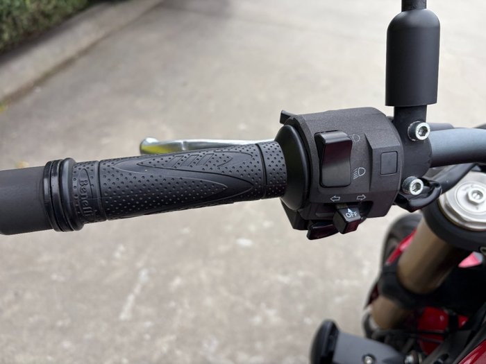 2021 Benelli 2021 Benelli 750CC 752S Road Red