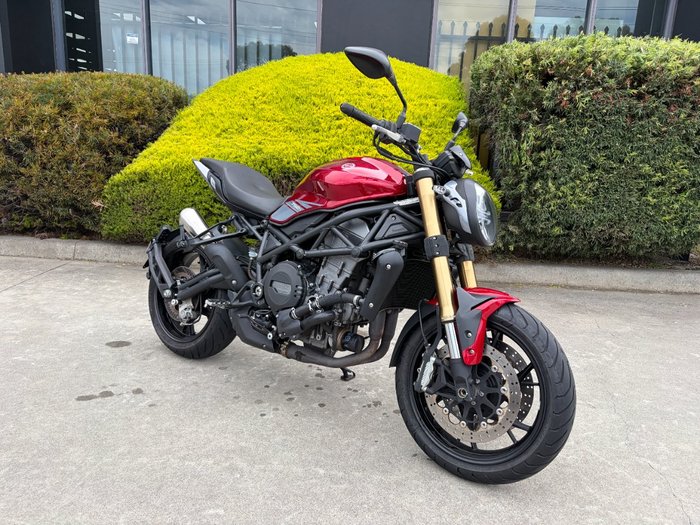 2021 Benelli 2021 Benelli 750CC 752S Road Red