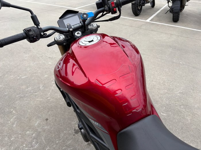 2021 Benelli 2021 Benelli 750CC 752S Road Red