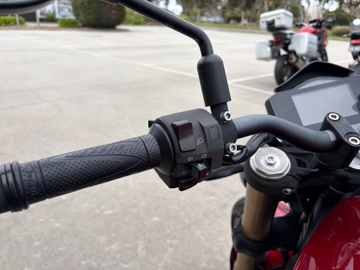 2021 Benelli 2021 Benelli 750CC 752S Road Red