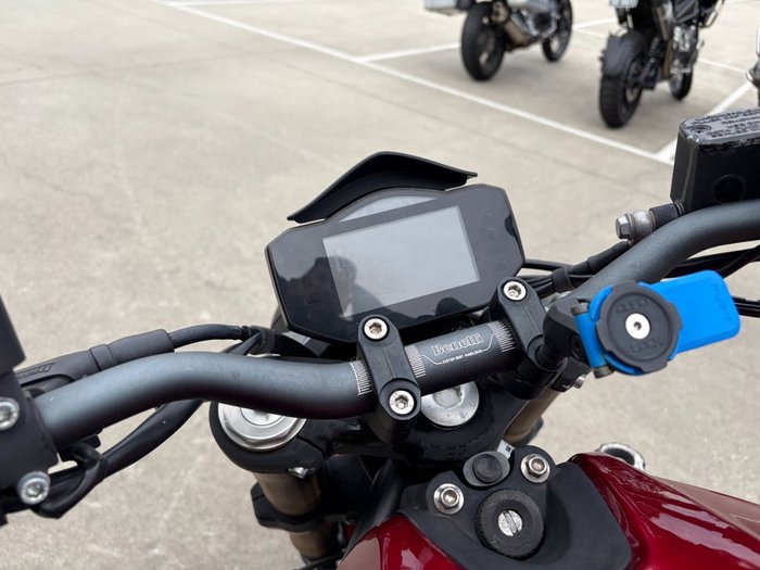 2021 Benelli 2021 Benelli 750CC 752S Road Red