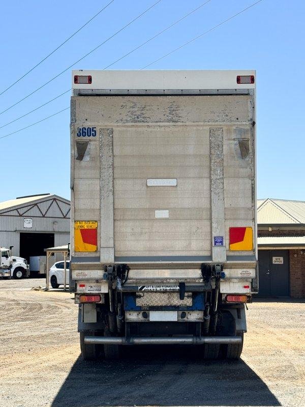 2006 FTE Bogie Axle 16 Pallet Fridge Trailer