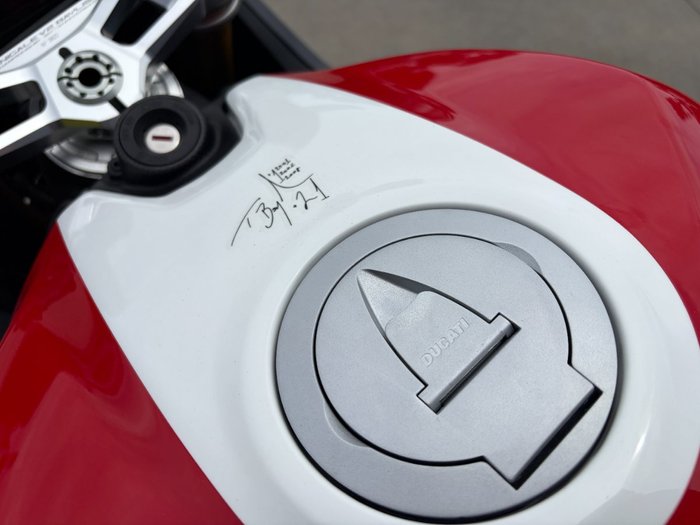 2024 DUCATI PANIGALE V2 BAYLISS 20TH ANNIV Red