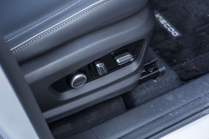 2025 Jaecoo J7 SHS Track